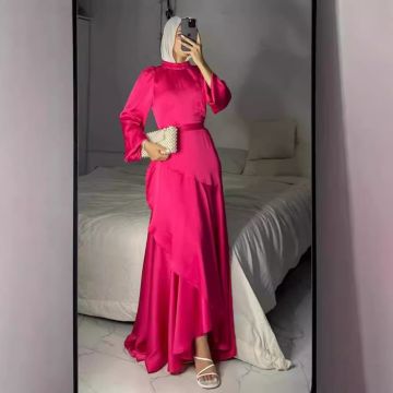 فستان نسائي طويل من الساتان بلون موحد