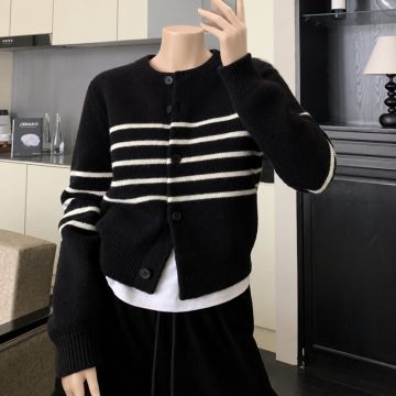 كارديجان محبوك مخطط بياقة دائرية  