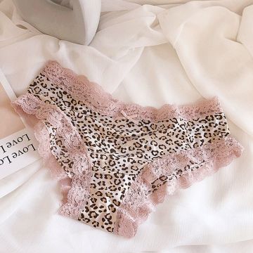 سراويل داخلية نسائية أنيقة بنقشة جلد النمر بتصميم مثلثي ومرن