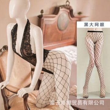 لانجري نسائية مثيرة من الدانتيل بتصميم قطعة واحدة 