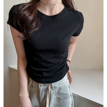 تيشيرت Rich Color نسائي قصير من الرايون بقصة ضيقة وكسرات